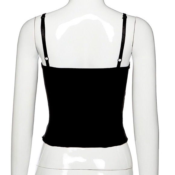 Black skull ☠️ embroidered cropped tank top - Picture 5 of 14